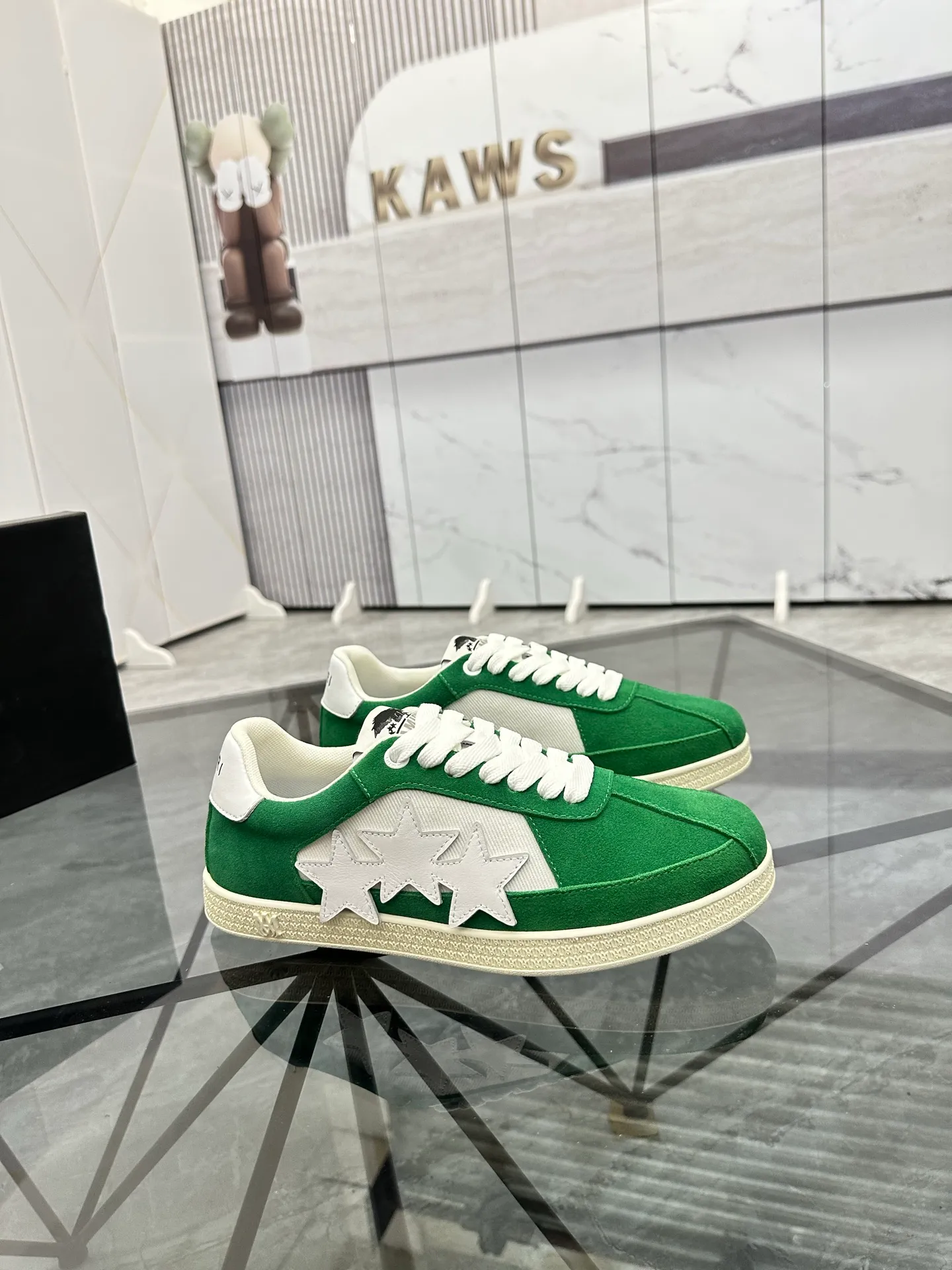 Men's shoes: 💰P420¥ Product trademark: AMIRI* "Amir*" low-top casual shoes Regular size: 38-45 (can be customized to 46) Product material: imported nubuck leather upper, breathable lining, original outsole. Number: 001